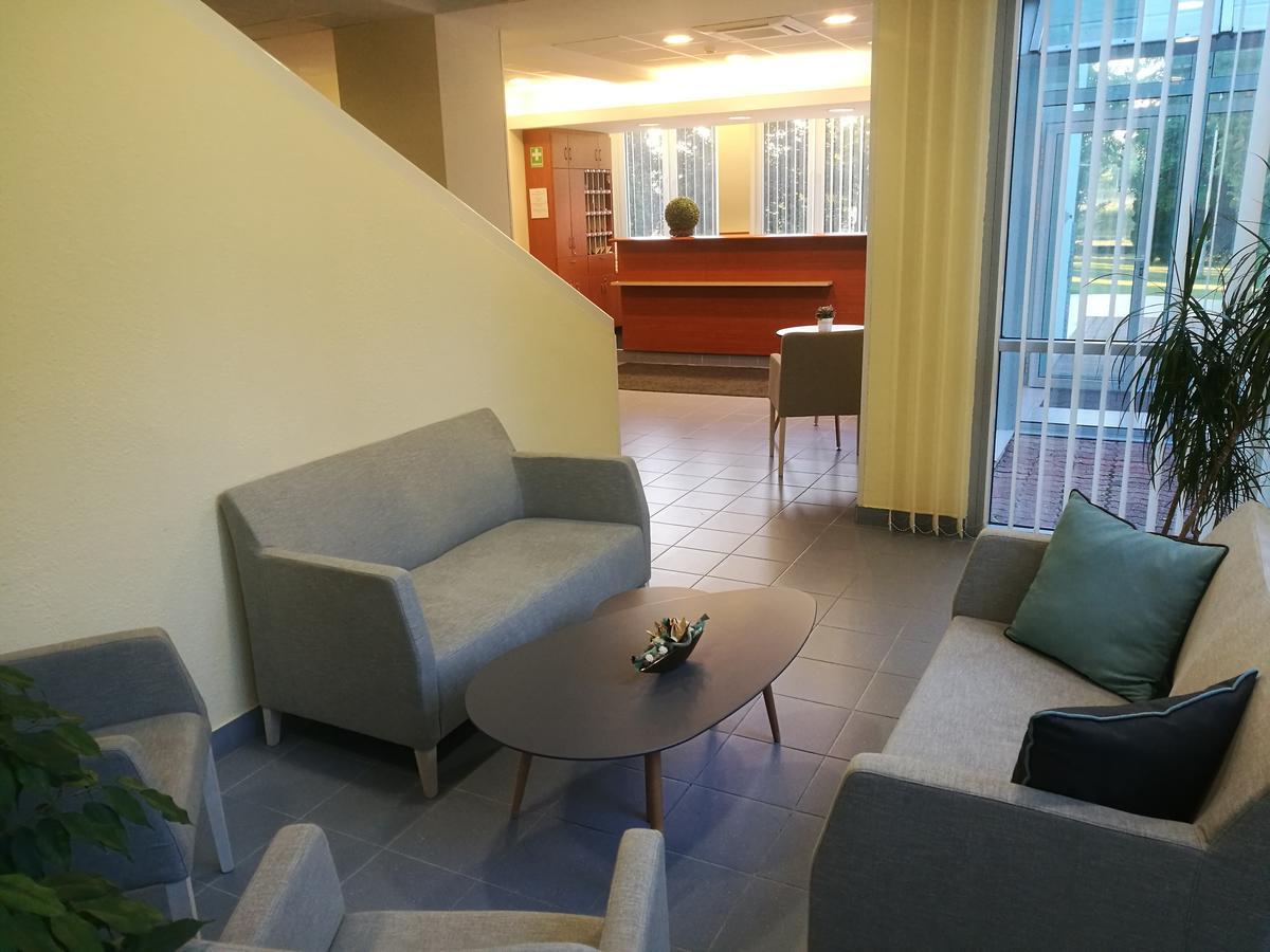 Otp Hotel Будапеща Екстериор снимка